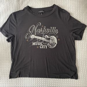 Super cute cropped Nashville shirt! Size M